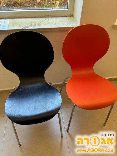 כיסאות