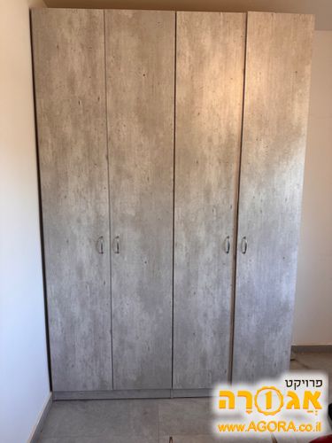 ארון בגדים