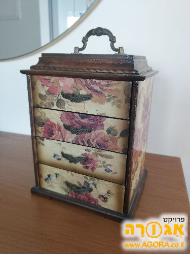 קופסת מגירות לתכשיטים וטבעות