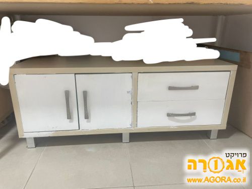 קומודה / ארונית