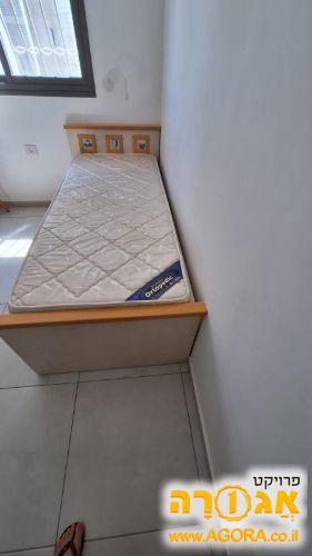 מיטת ילד מעץ מלא