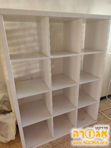 ארונית ספרייה