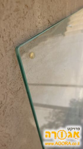 פלטת זכוכית לשולחן