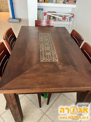 שולחן 1.50 *90, נפתח לאורך של 2.30