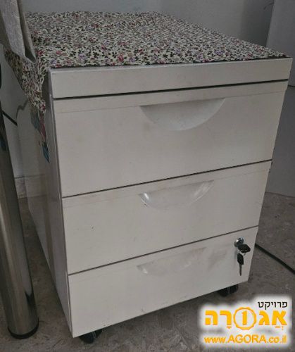 שידת מגירות