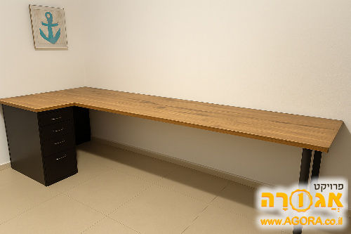 שולחן עבודה פינתי ענק