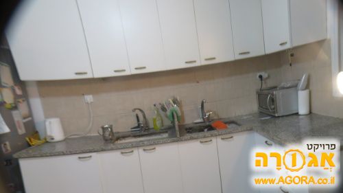 מטבח לבן מצב חדש