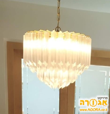 נברשת יפיפיה