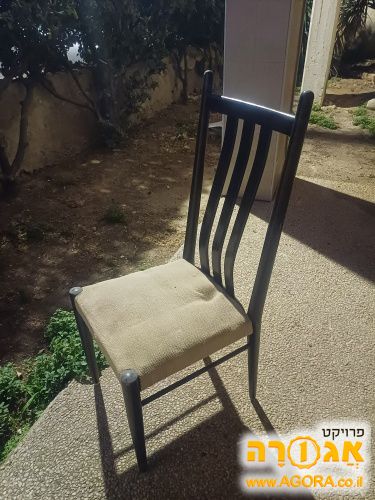 כיסאות