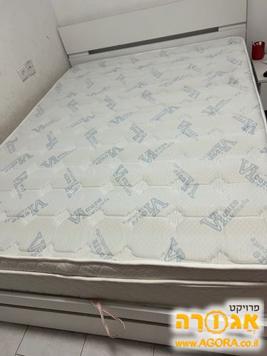 מיטה זוגית