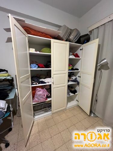 ארון בגדים