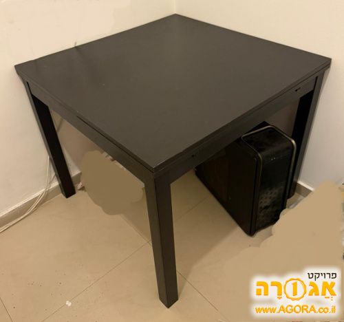 שולחן שחור לפינת האוכל - נפתח