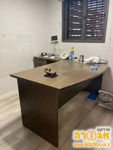 שולחן משרדי