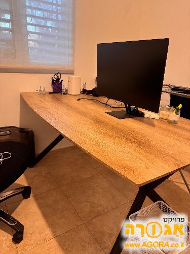 שולחן