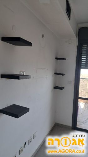 מדפים צפים