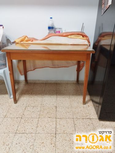 שולחן