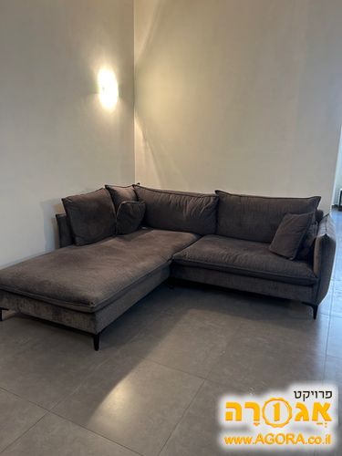 ספה עם שזלונג מחובר