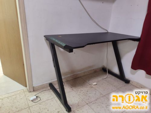 שולחן מחשב / גיימינג