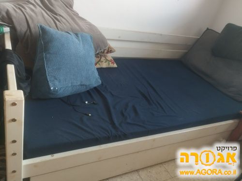 מיטת יחיד עם מיטת חבר ומזרון
