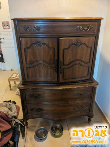 ארון עתיק
