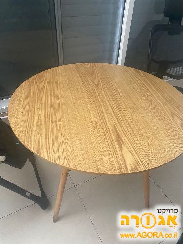 שולחן אוכל עגול