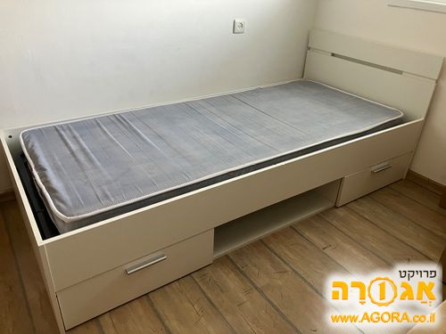 שתי מיטות יחיד