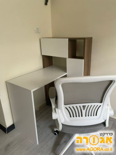 שולחן כתיבה