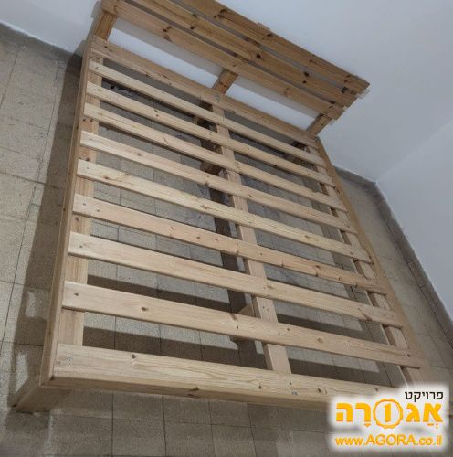 בסיס מיטה מעץ