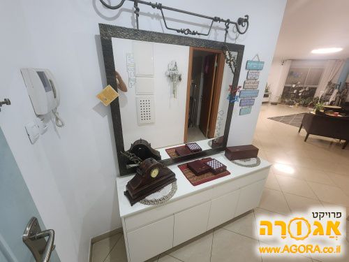 קונסולה כניסה + מראה