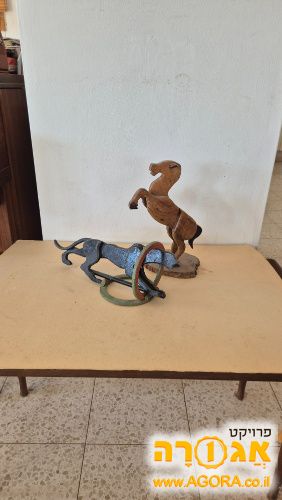 פסלי חיות מעץ