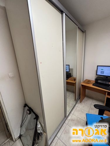 ארון הזזה