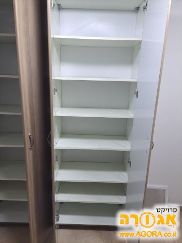 ארון בגדים