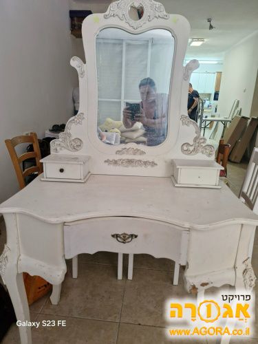 שידת איפור