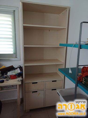 כוננית ספרים יציבה ואיכותית