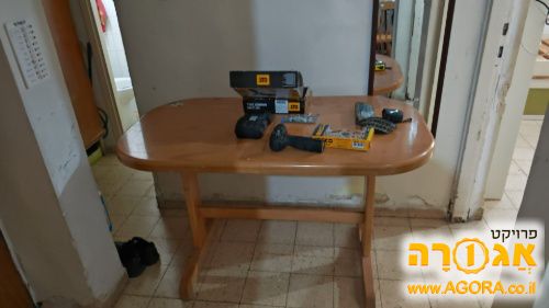 שולחן אוכל נפתח