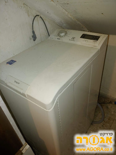 מכונת כביסה עומדת