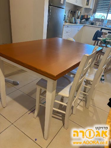 שולחן אוכל