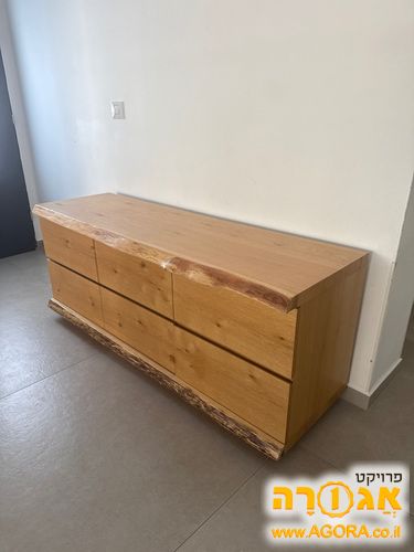 קומודה עץ מלא