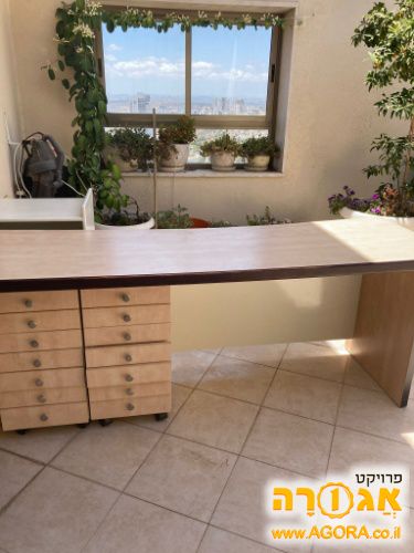 שולחן + 2 שידות