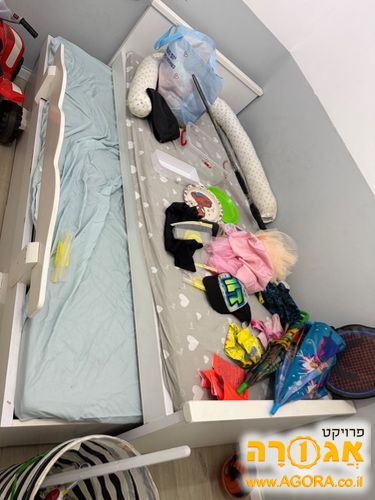 מיטת ילדים עם מיטת חבר