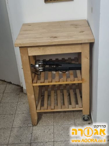 שולחן / מתקן