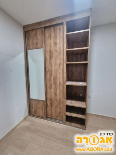 ארון בגדים