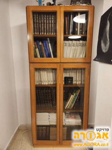 ארון ספרים