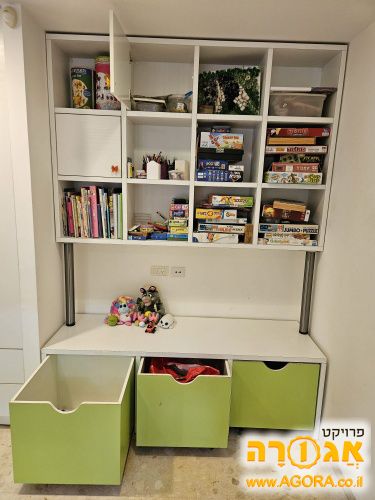 ארון כוורת ומגירות ענק לאחסון