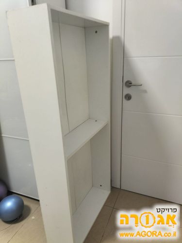מגירות מתחת למיטה