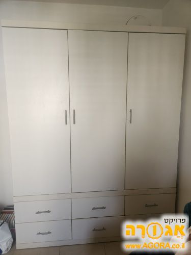 ארון בגדים