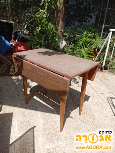 שולחן אוכל קטן