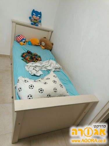 מיטת יחיד
