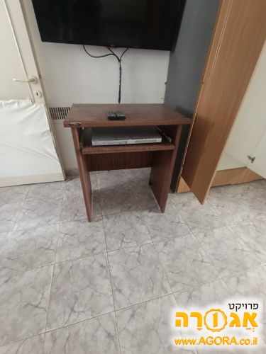כוננית למחשב/טלויזיה