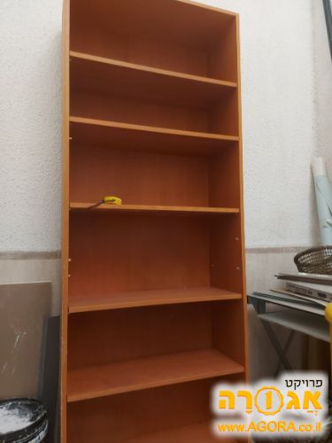 מדף ספרים